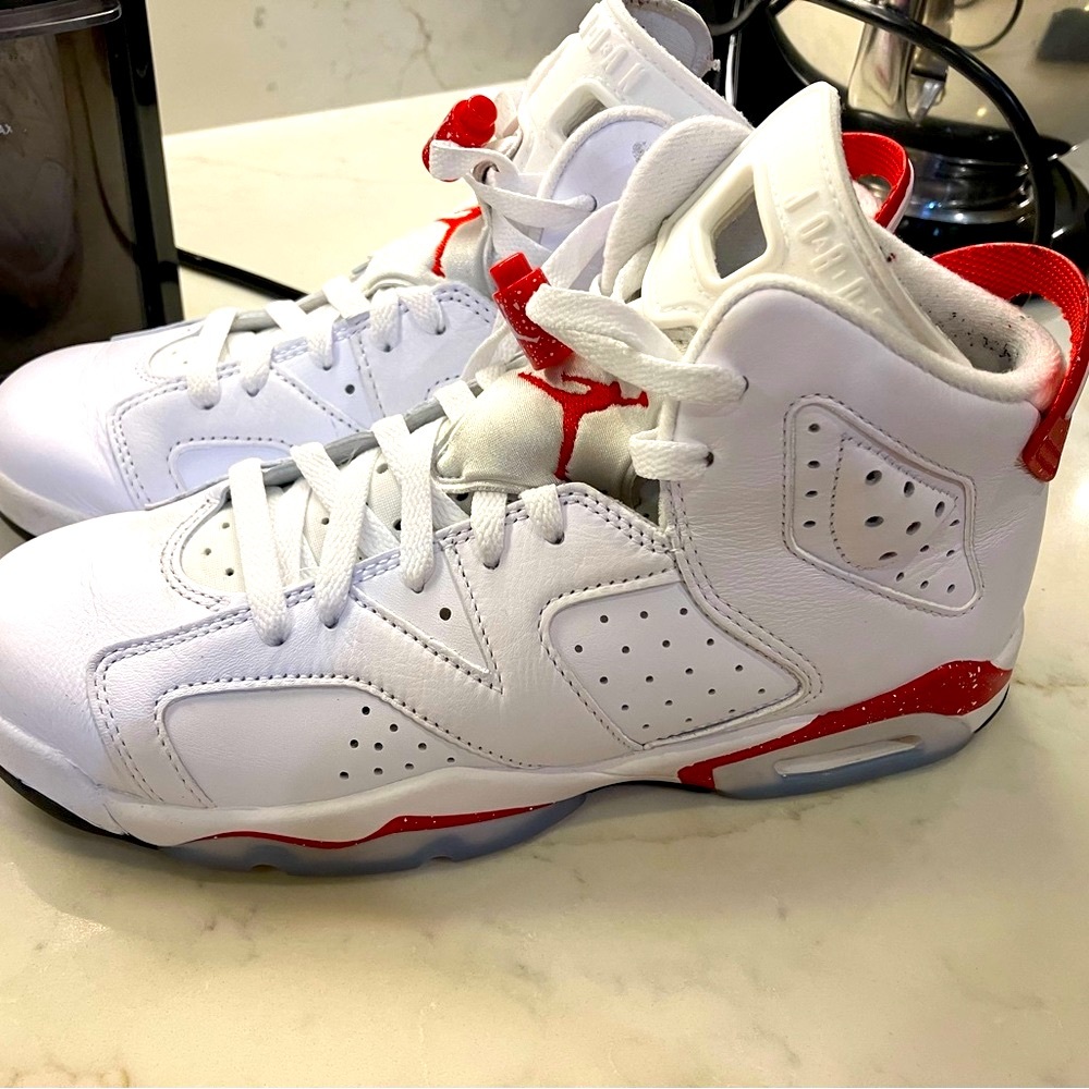 Jordan 6s University Red-Black-White Size 6.5Y/7.5 Women’s